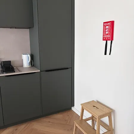 Spacious For 8 People, & Center Within Walking Distance