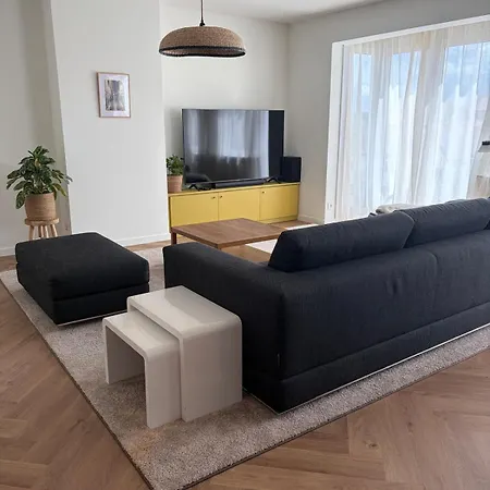 Spacious For 8 People, & Center Within Walking Distance Daire *
