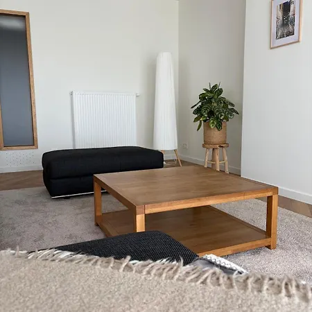 Daire Spacious For 8 People, & Center Within Walking Distance Koksijde