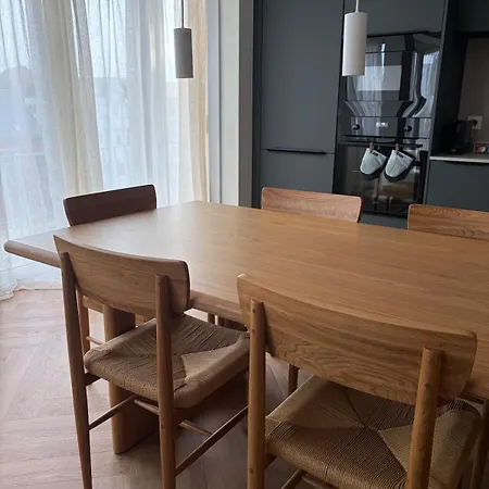 Appartement Spacious For 8 People, & Center Within Walking Distance *