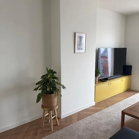 Spacious For 8 People, & Center Within Walking Distance Daire