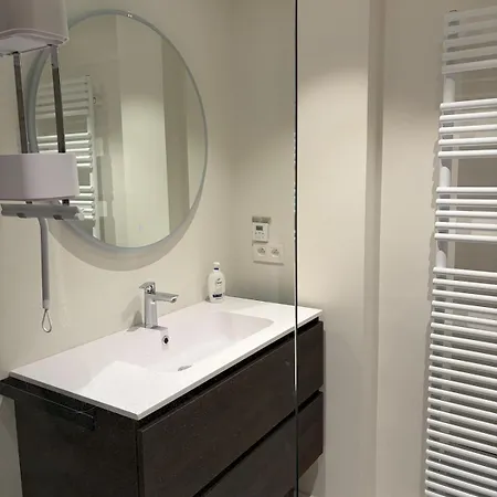 Spacious For 8 People, & Center Within Walking Distance Koksijde