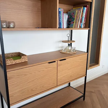 Spacious For 8 People, & Center Within Walking Distance Daire Koksijde
