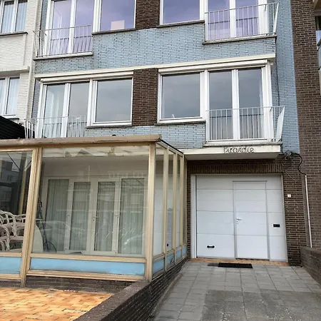 Spacious For 8 People, & Center Within Walking Distance Appartement