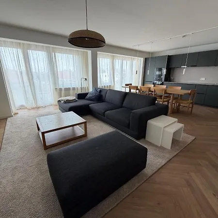 Daire Spacious For 8 People, & Center Within Walking Distance Koksijde